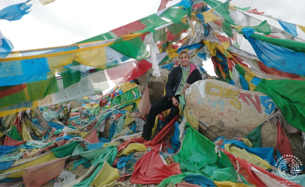 tibet roadtrip drapeaux samye