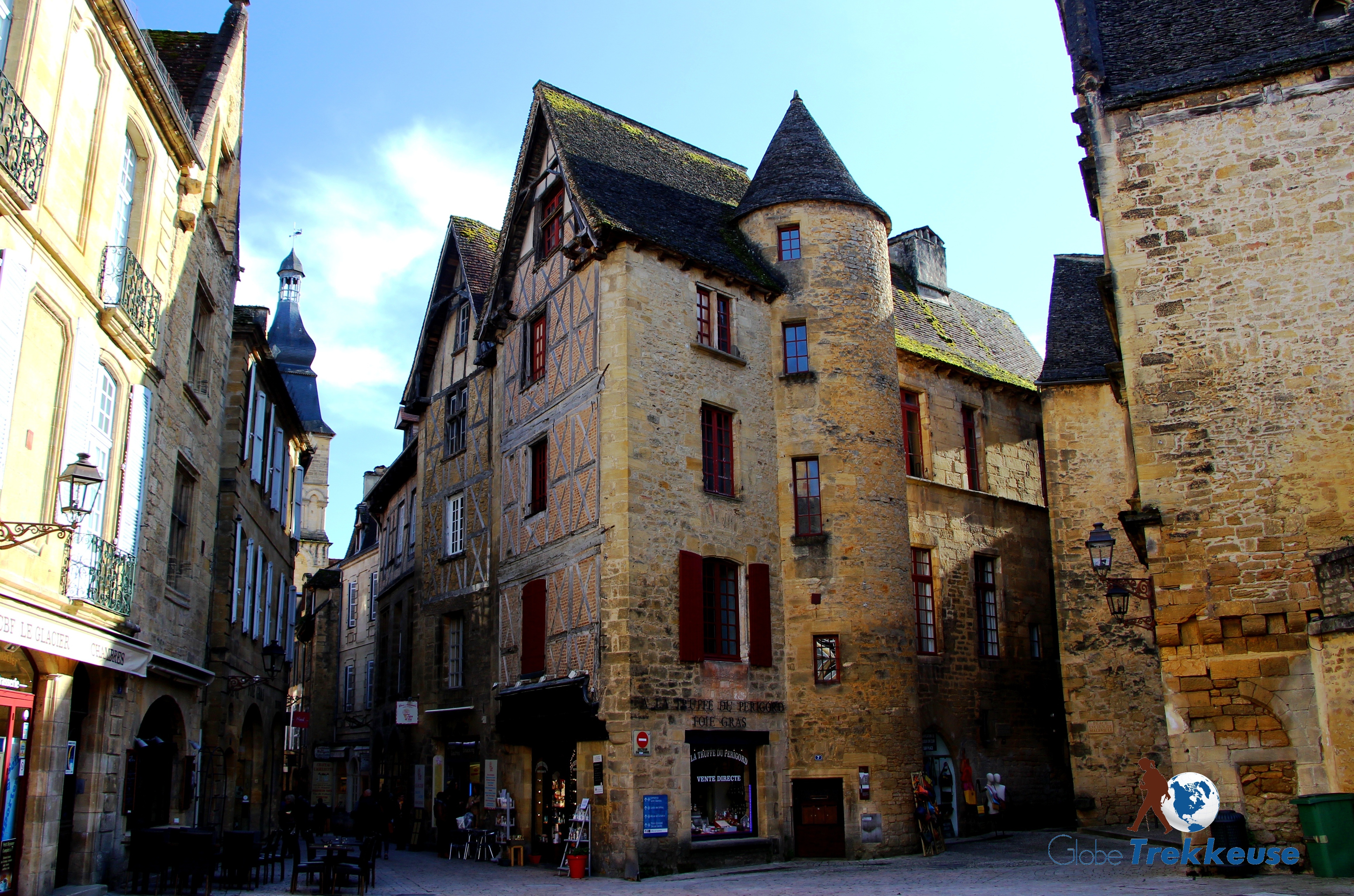 sarlat vallee de la dordogne place