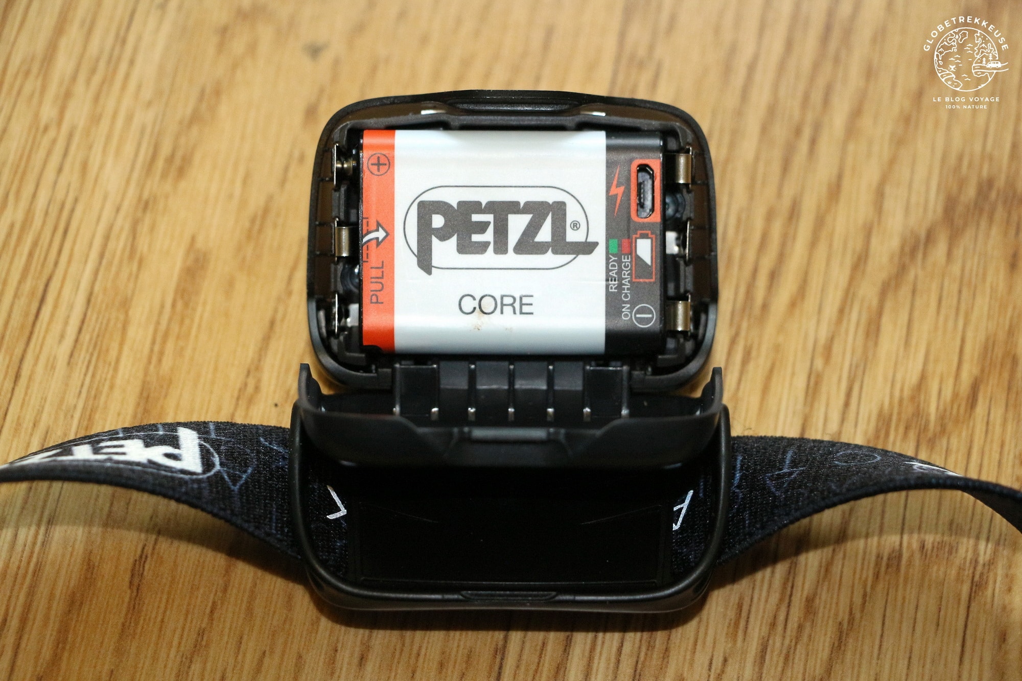 Lampe Frontale PETZL Actik Core Noire avec batterie puissante légère