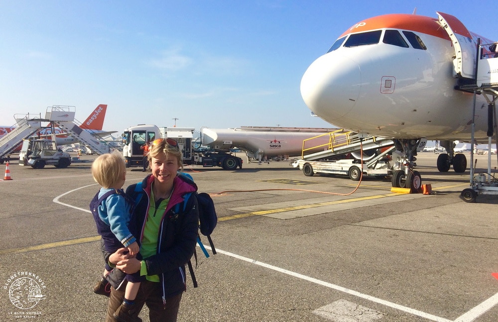 En avion avec bébé - Châtelaine